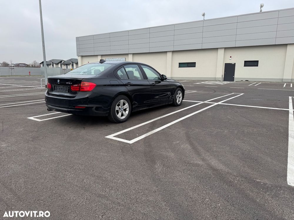 BMW Seria 3 318d Aut. Luxury Line - 7