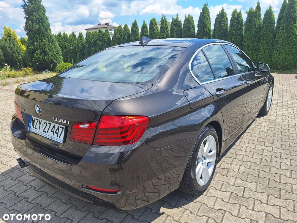 BMW Seria 5 528i xDrive Sport-Aut Luxury Line - 6