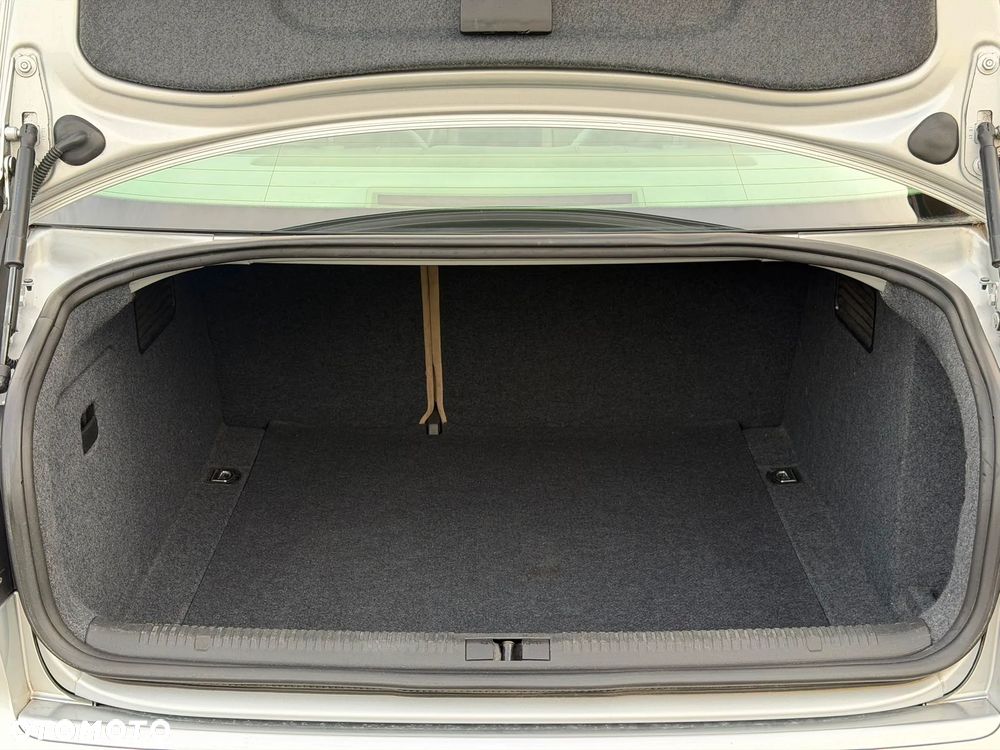 Audi A4 Limousine - 30
