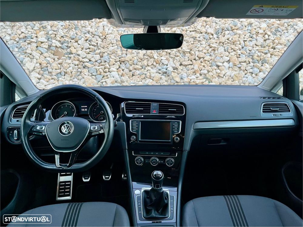 VW Golf - 28