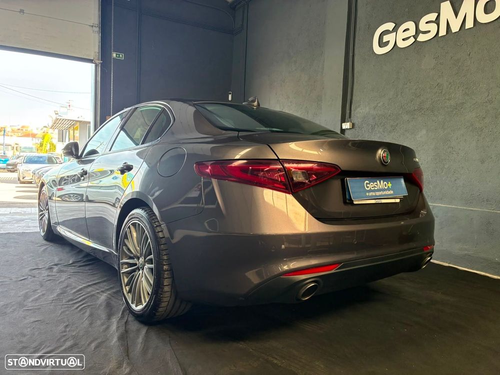 Alfa Romeo Giulia 2.2 D Super AT8 - 6