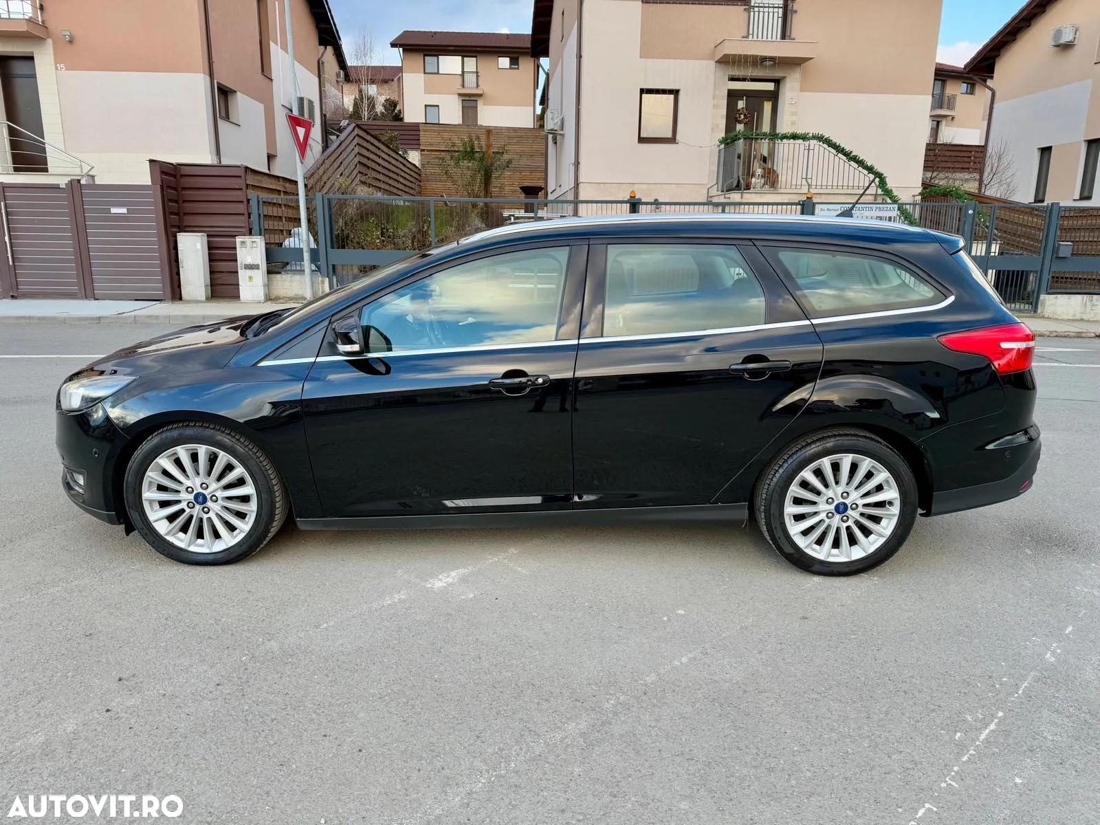 Ford Focus 1.5 EcoBlue Start-Stopp-System Aut. TITANIUM - 25