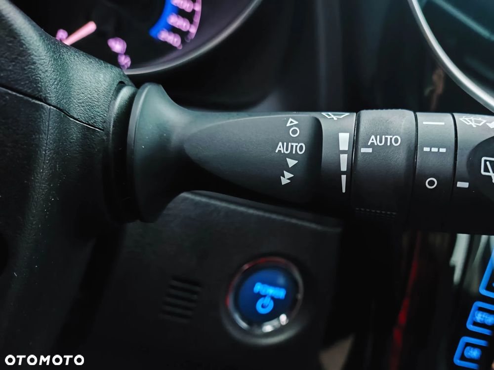 Toyota Auris Hybrid 135 Prestige - 17