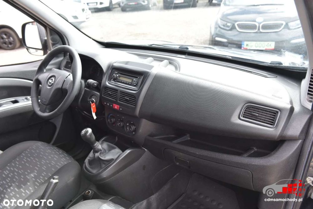 Opel COMBO - 16