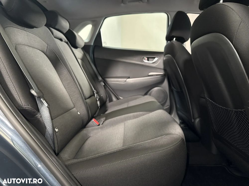 Hyundai KONA - 13