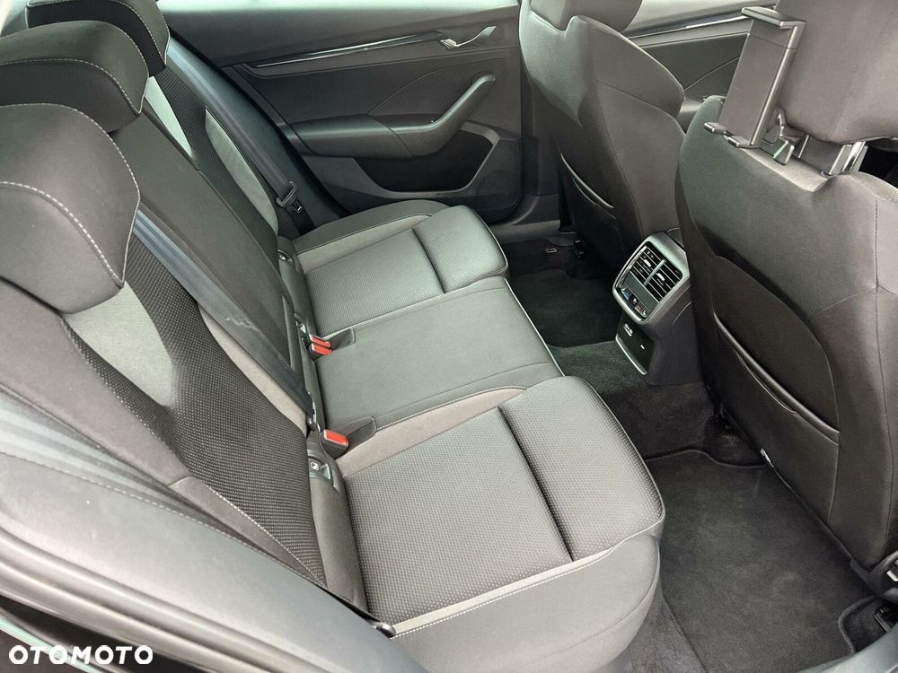 Skoda Octavia 2.0 TDI SCR Style DSG - 13