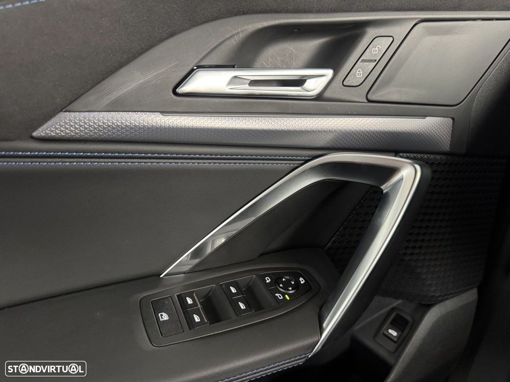 BMW iX2 eDrive20 Pack Desportivo M Pro - 13