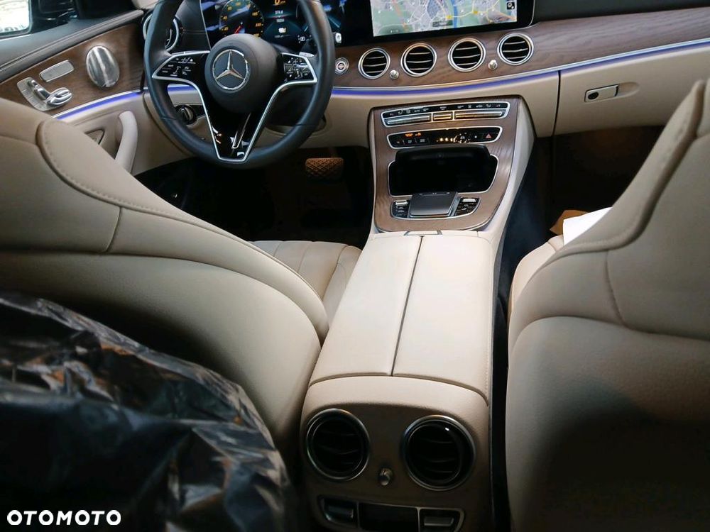 Mercedes-Benz Klasa E 300 de PHEV 4-Matic Exclusive 9G-Tronic - 6
