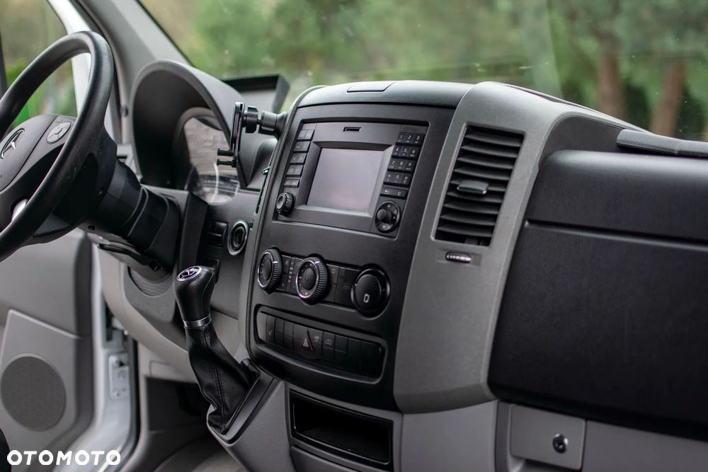 Mercedes-Benz Sprinter 319 - 11