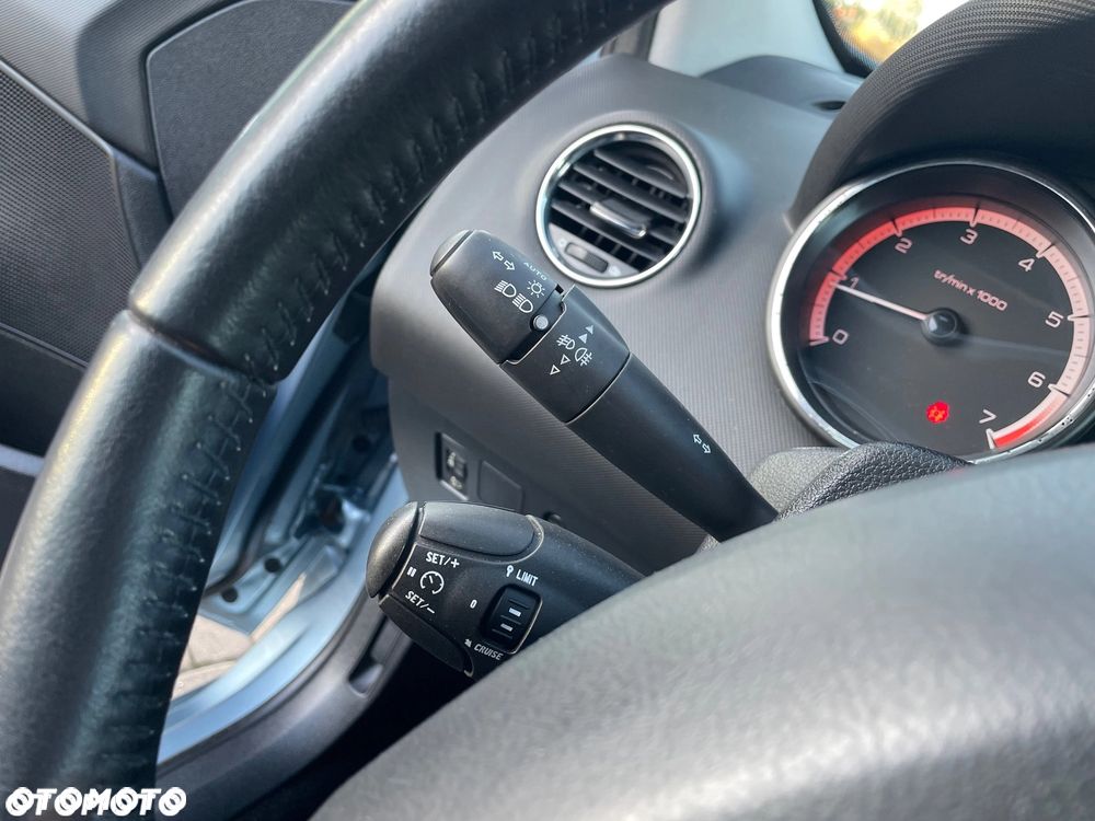 Peugeot 308 120 VTi Active - 32