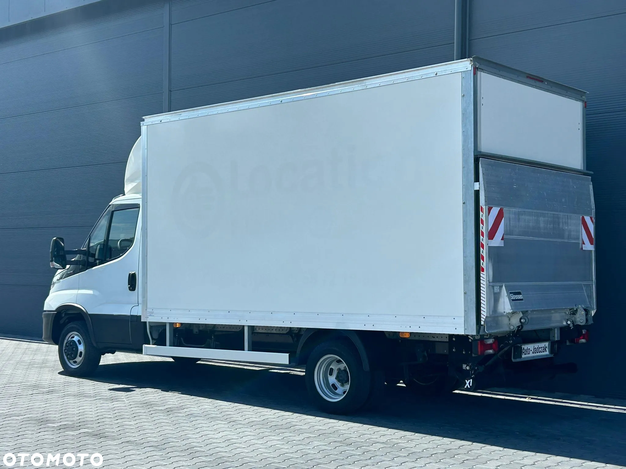 Iveco Daily 35C16 3.0 HPI Kontener 8 palet + winda 750kg + drzwi boczne **Niski przebieg**Na drążku**Wzmocniony**Climatronic**Sprowadzony**2022R** - 4