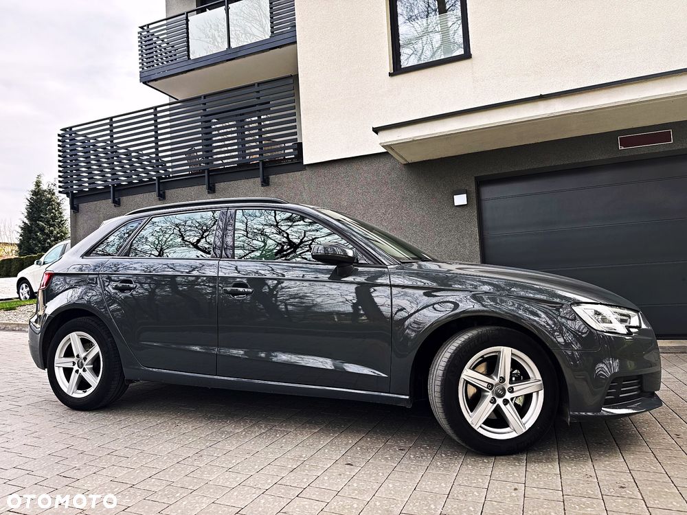 Audi A3 Sportback 1.6 TDI design - 8