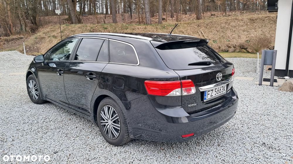 Toyota Avensis 1.8 Executive - 3