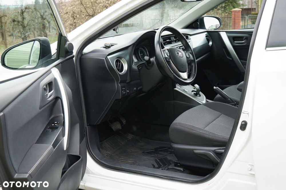 Toyota Auris - 13
