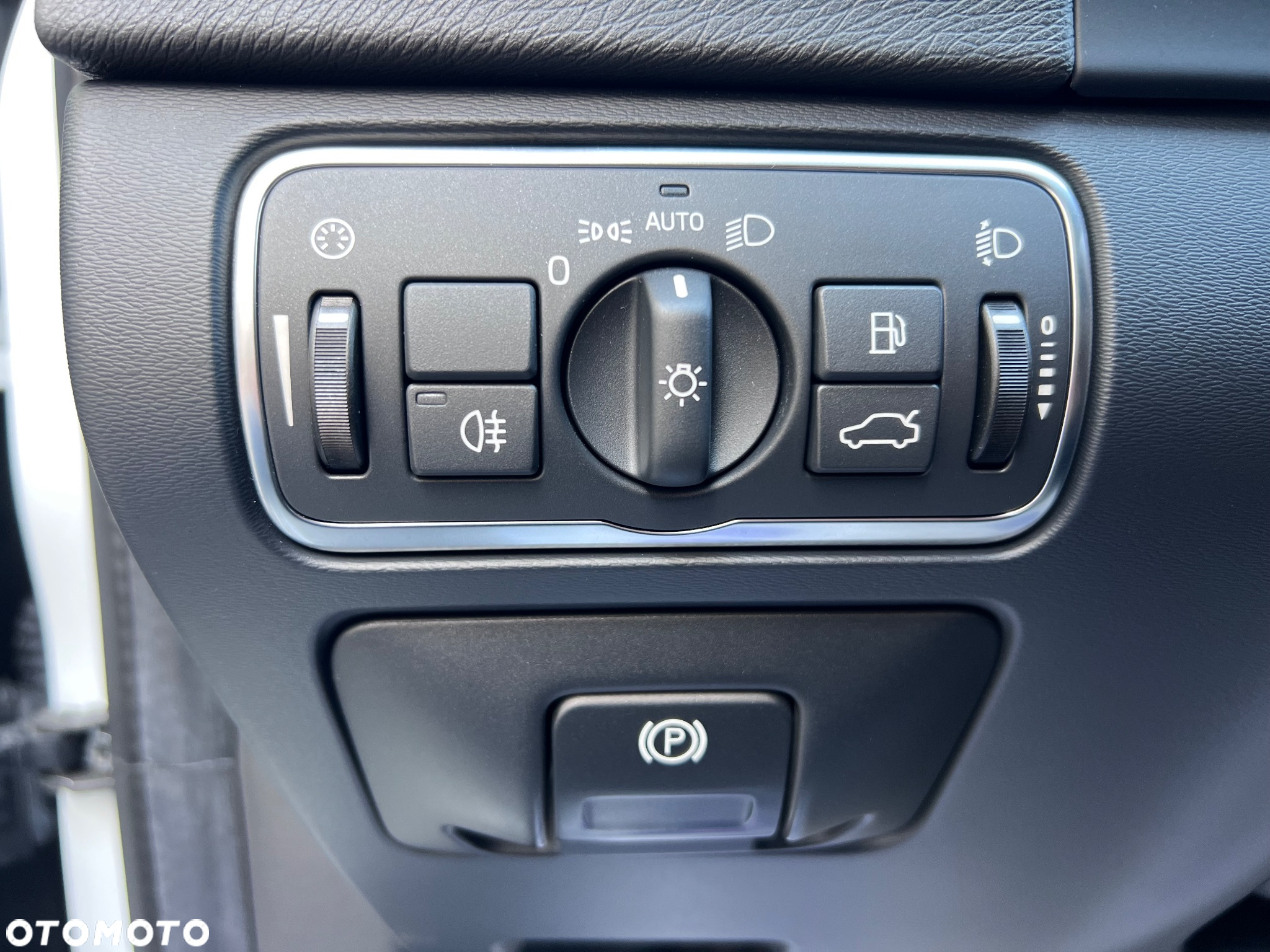 Volvo V60 Cross Country D4 Drive-E Momentum - 28