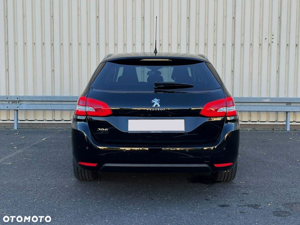 Peugeot 308 - 8