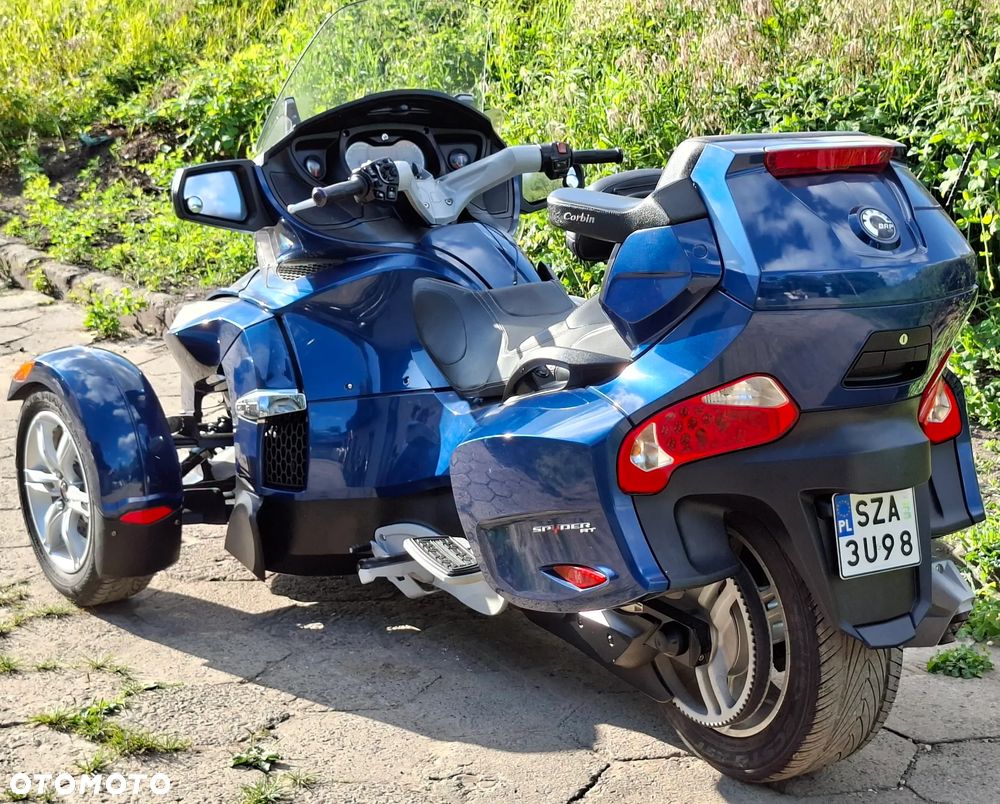 Can-Am Spyder - 9