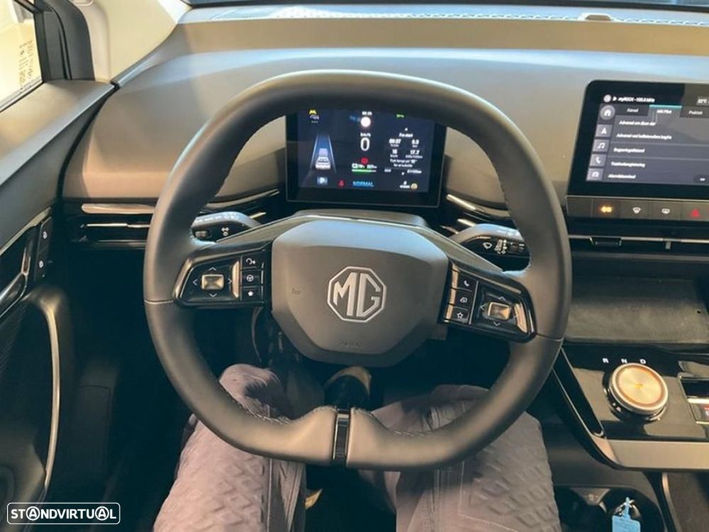 MG MG4 64 kWh Luxury - 4