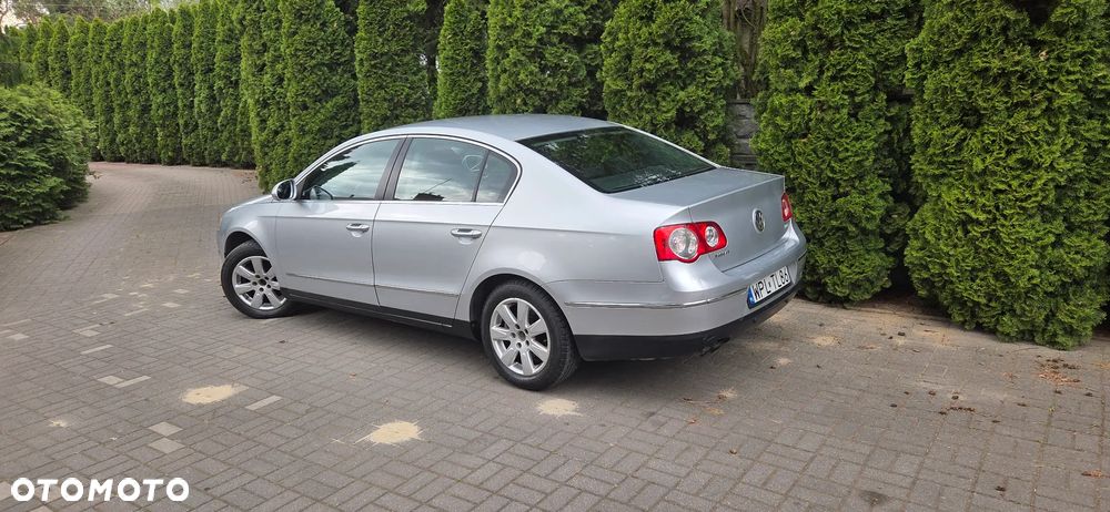 Volkswagen Passat 2.0 TDI Comfortline - 9