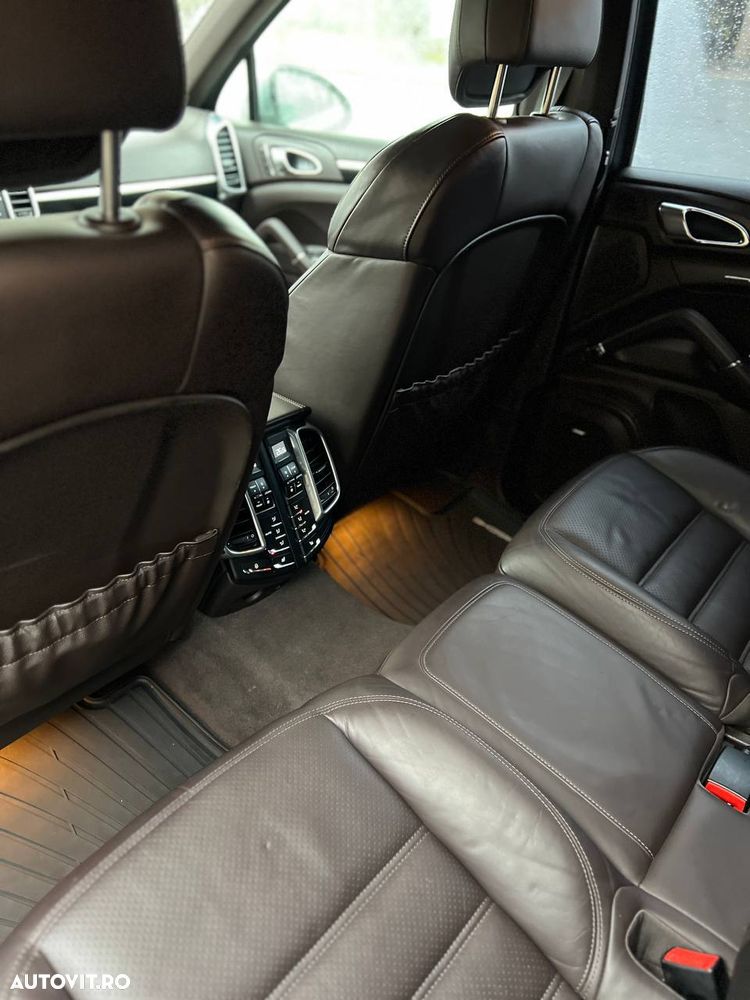 Porsche Cayenne - 5