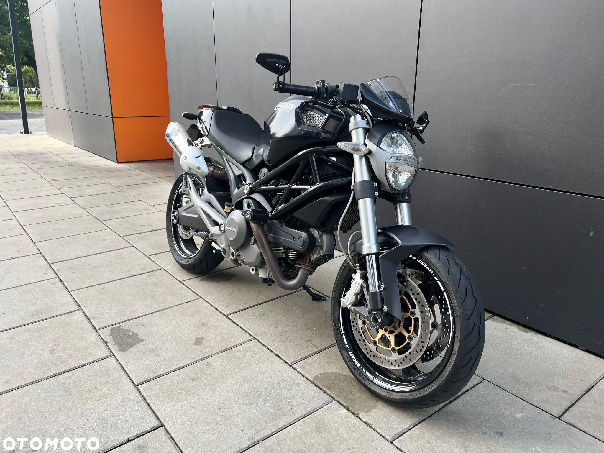 Ducati Monster - 1