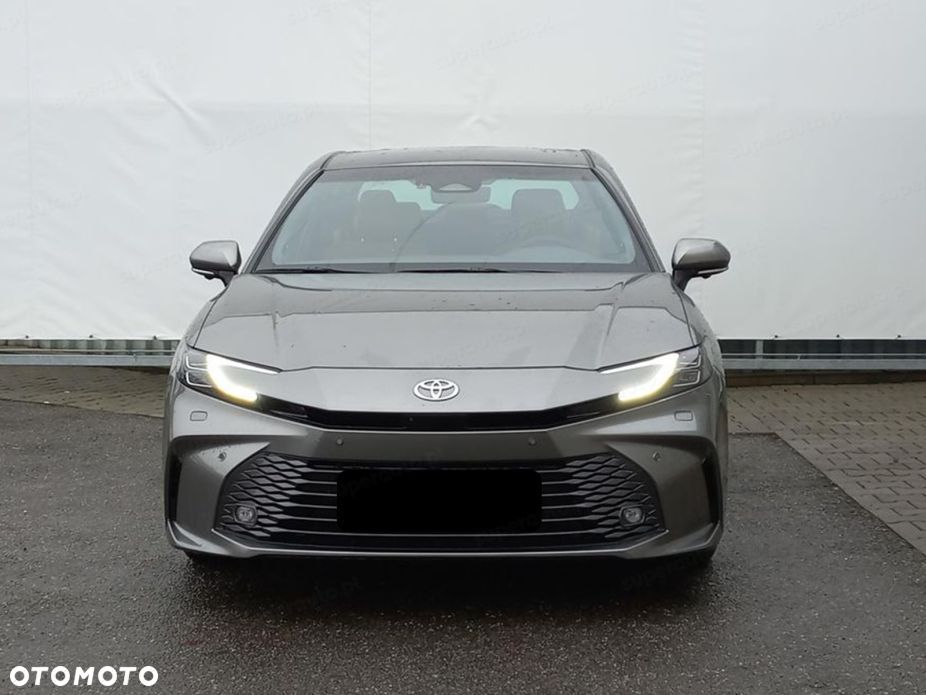 Toyota Camry - 3