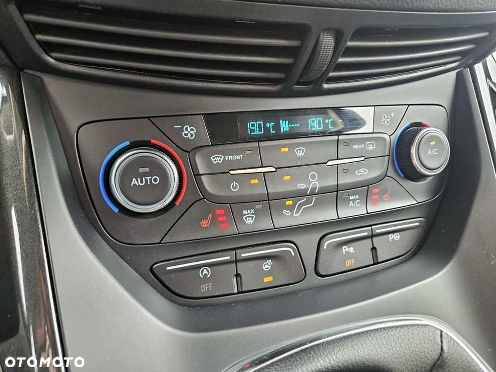 Ford Kuga 2.0 TDCi AWD Titanium - 36