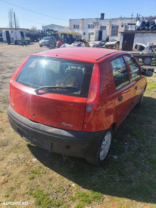 Dezmembrez Fiat Punto 2 1.2 Benzina Motor 188A4000 - 2