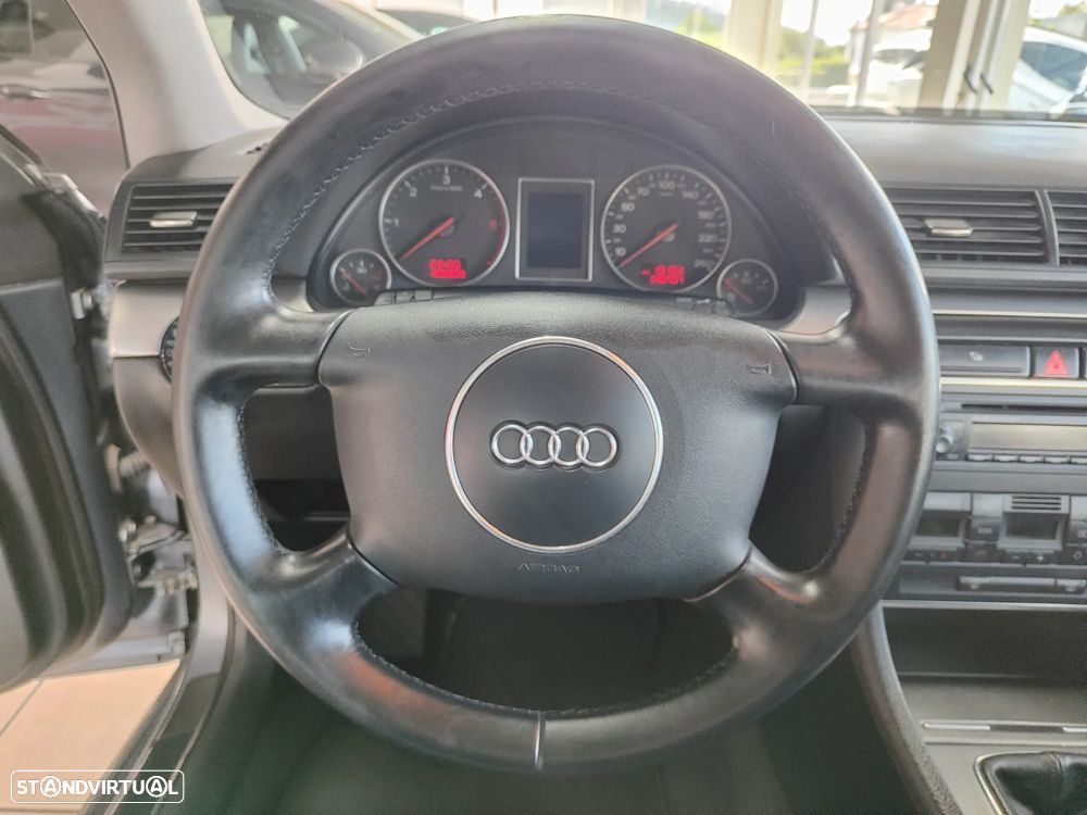 Audi A4 Avant 1.9 TDI m6 Exclusive - 27