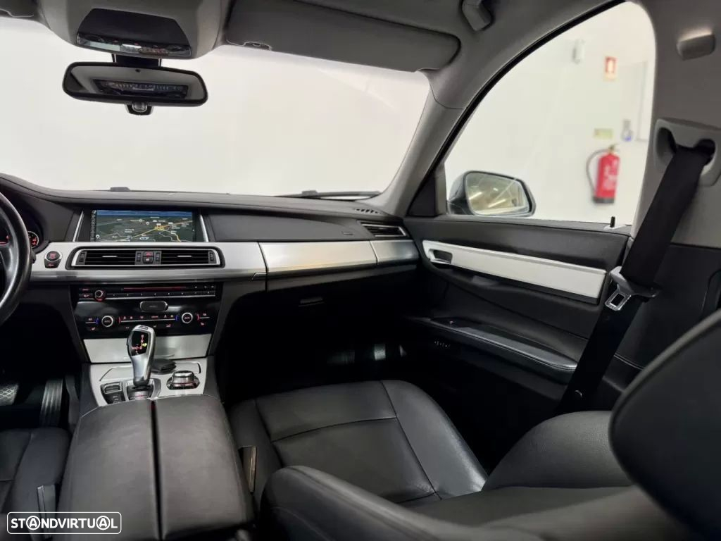 BMW 730 - 28