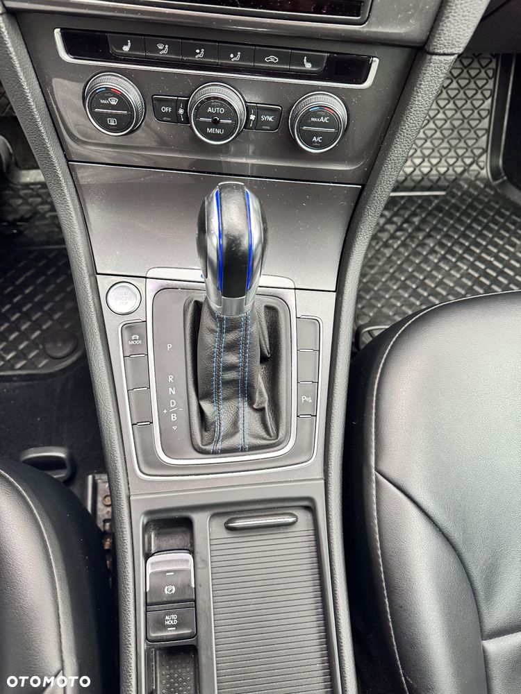 Volkswagen Golf e-Golf - 18