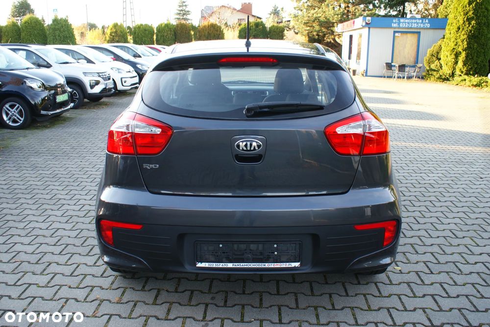 Kia Rio 1.4 Edition 7 - 10