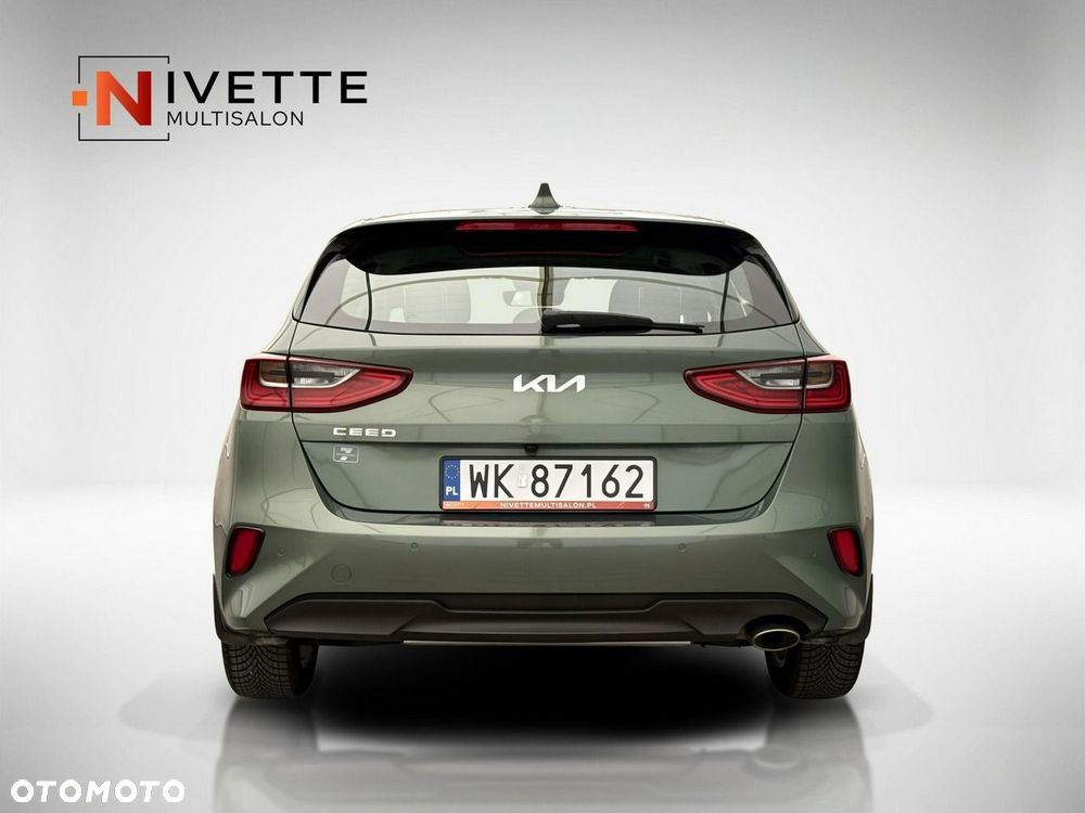 Kia Ceed - 10