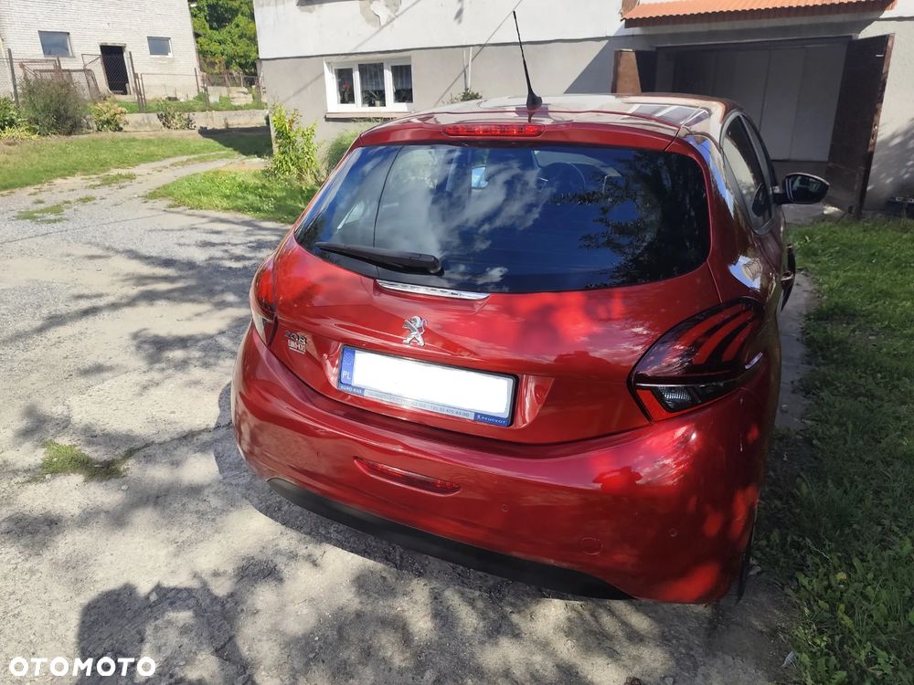 Peugeot 208 - 10