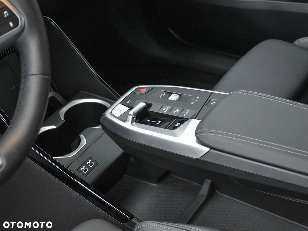 BMW iX2 eDrive20 66.5kWh M Sport Edition - 19