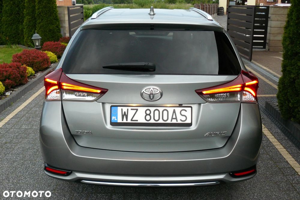 Toyota Auris 1.6 D-4D Design Edition - 24