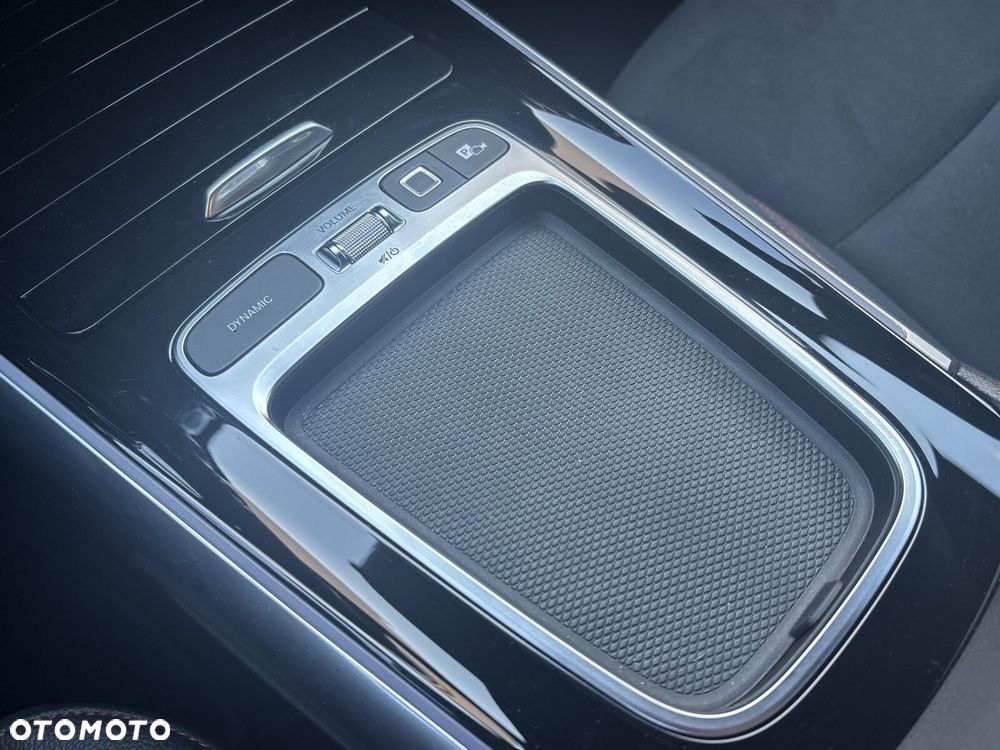 Mercedes-Benz GLA - 23