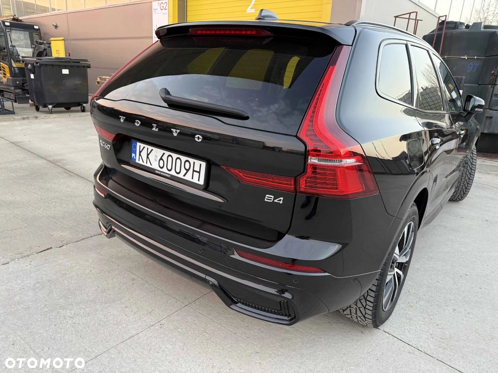 Volvo XC 60 B4 D Plus Dark - 14