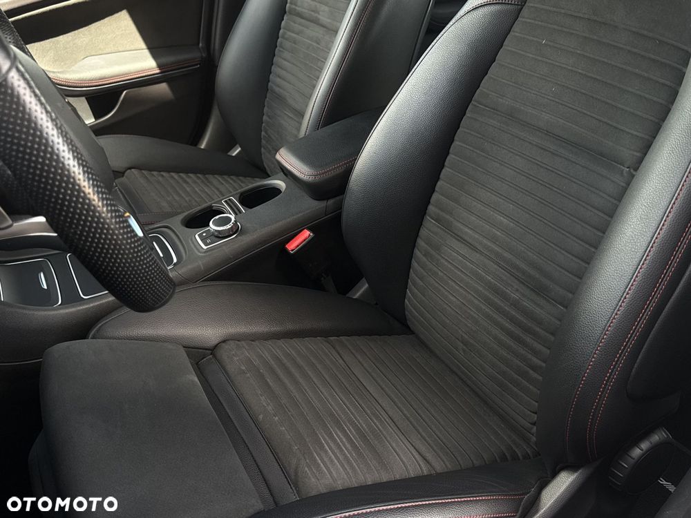 Mercedes-Benz GLA 200 7G-DCT AMG Line - 12