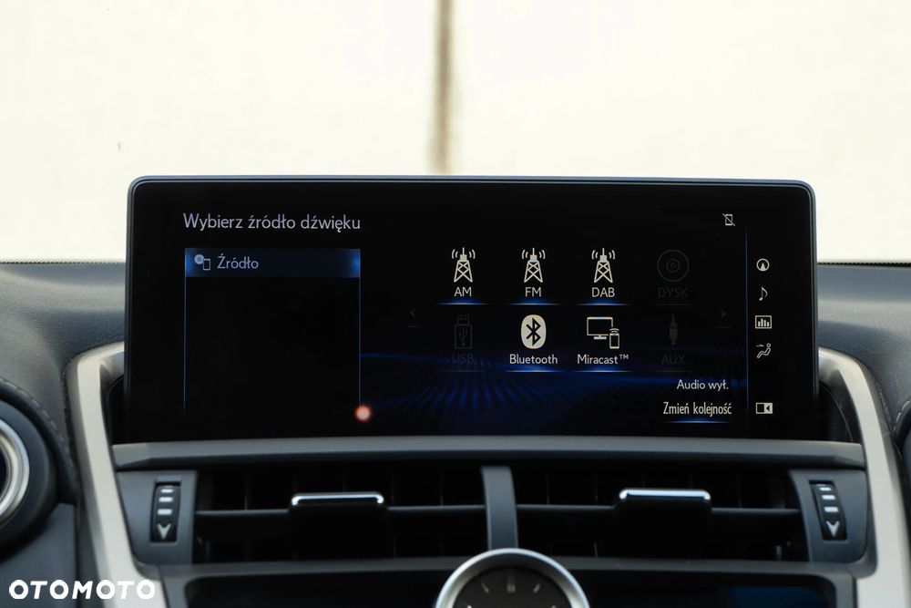 Lexus NX 300h Business Edition AWD - 25