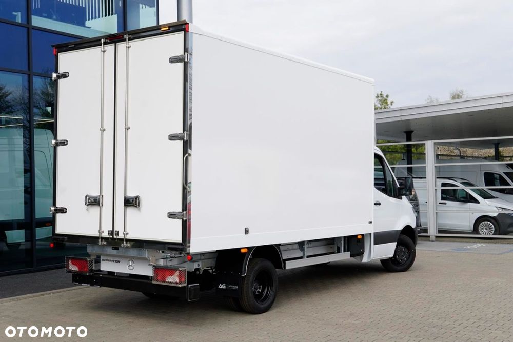 Mercedes-Benz Sprinter - 6
