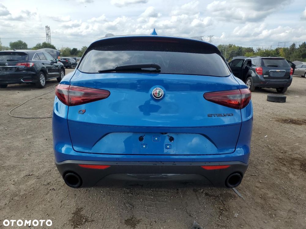 Alfa Romeo Stelvio 2.0 Turbo 16V AT8-Q4 Ti - 6