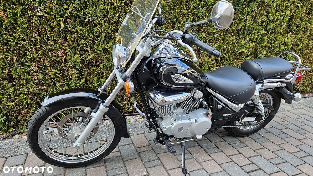 Suzuki Intruder - 18