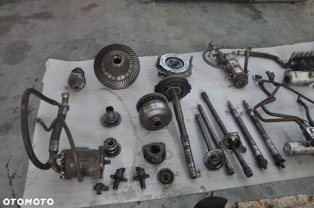 Wom koło talerzowe pompa rozdzielacz Massey Ferguson 7480 - 4