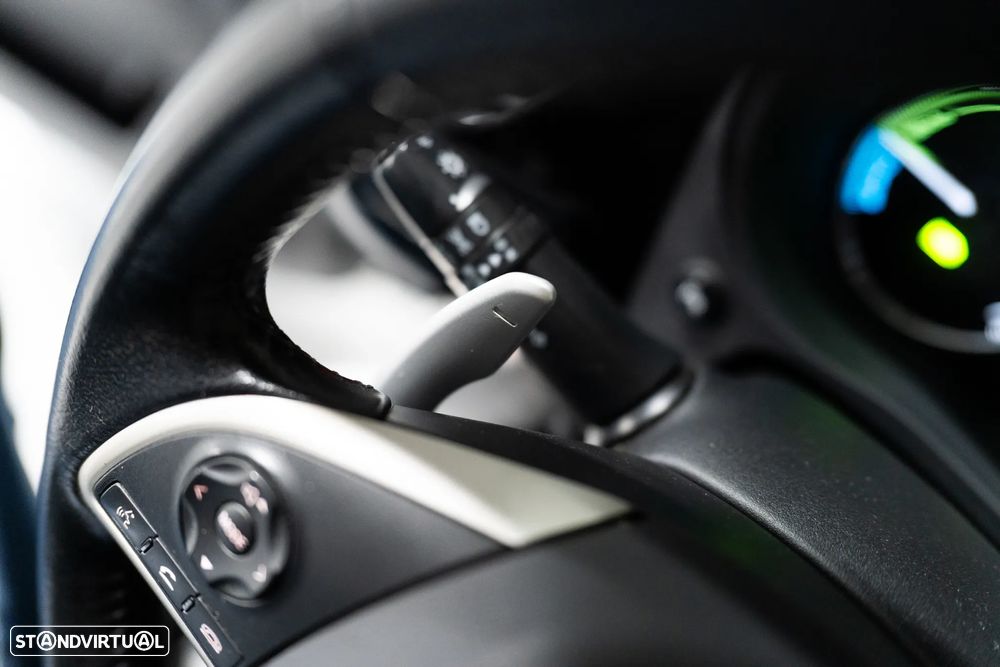 Mitsubishi Outlander 2.0 4WD - 28