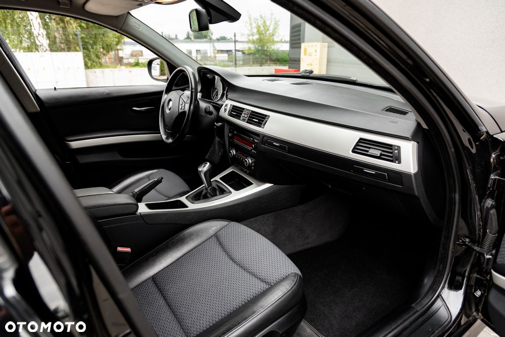BMW Seria 3 - 23