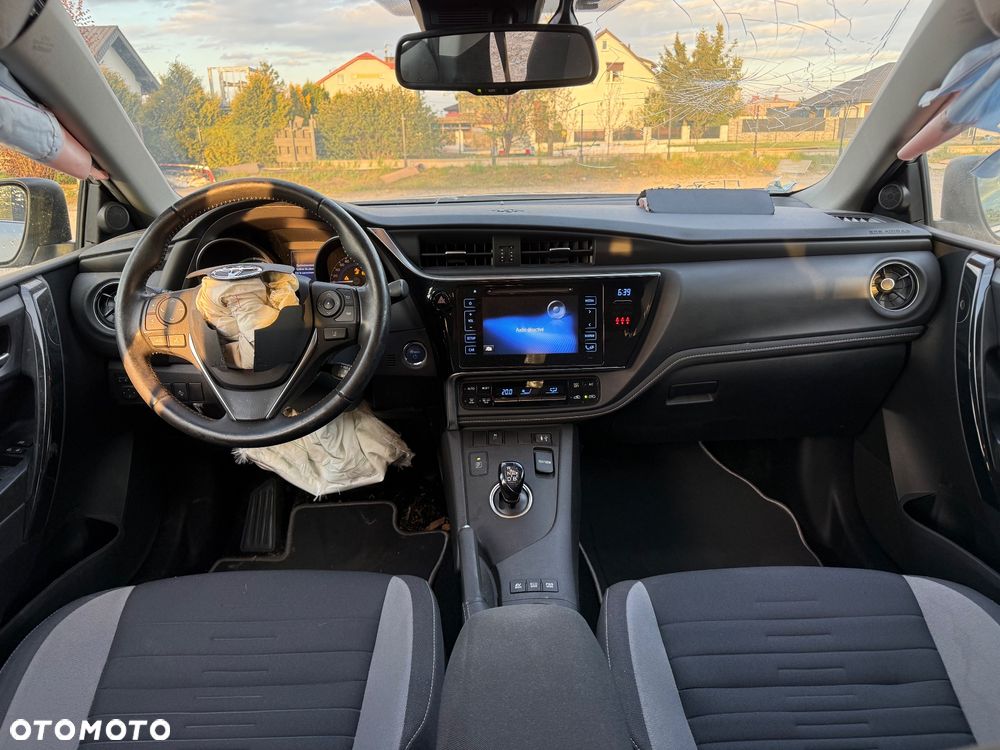 Toyota Auris 1.8 VVT-i Automatik Executive - 22