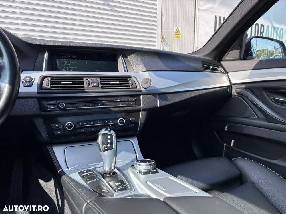 BMW Seria 5 520d xDrive - 28