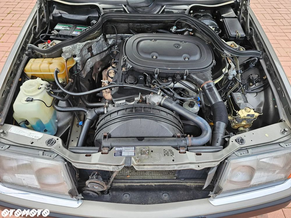 Mercedes-Benz W124 (1984-1993) ver-standard - 23