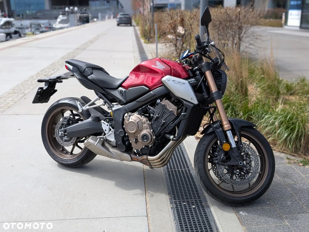 Honda CB - 1
